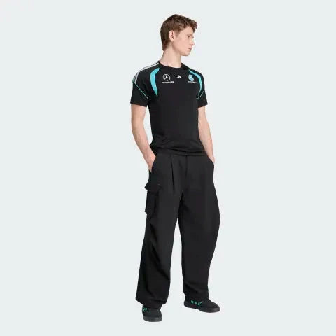 Mercedes - AMG Petronas Formula One Men's Mechanics T-Shirt - Black Mercedes AMG Petronas