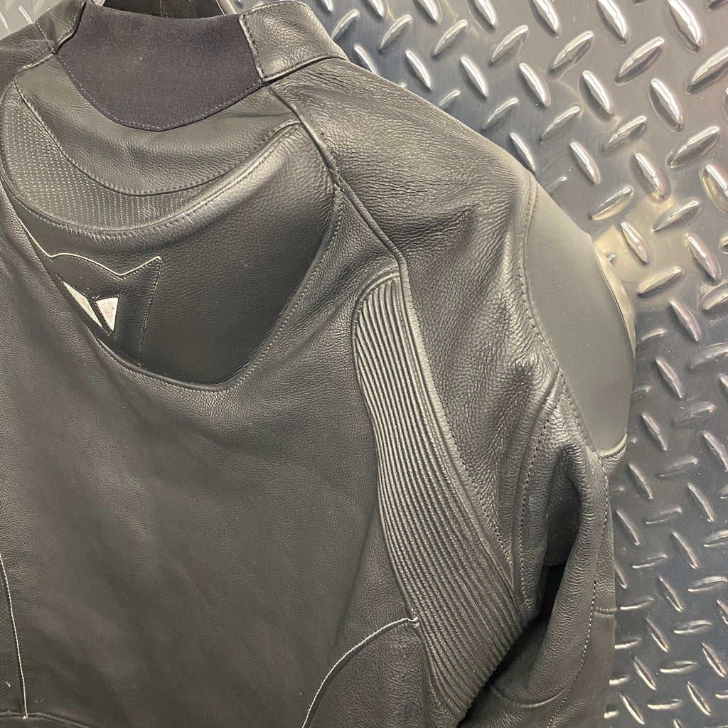Dainese Leather Motorcycle Jacket Sz 58EU Dainese